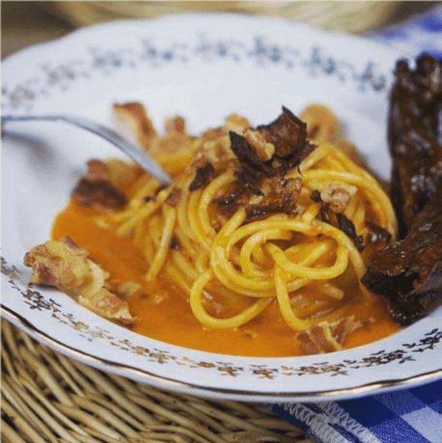 Spaghetto in festa con crema di peperone dolce